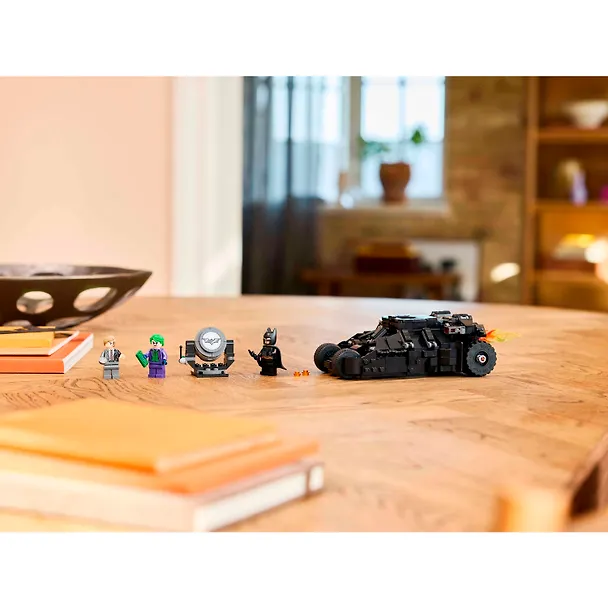 LEGO Batman: Тумблер Бэтмена против Двуликого и Джокера, 429 деталей (76303) 3126514 — 10