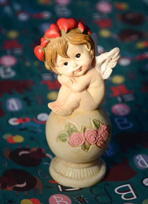 Фигурка Ангел с сердечками 10см (2в.) 2573944 — 2