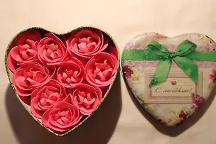 Набор мыльных лепестков С любовью (9шт) (554340) (13х12) (металл) 2345652