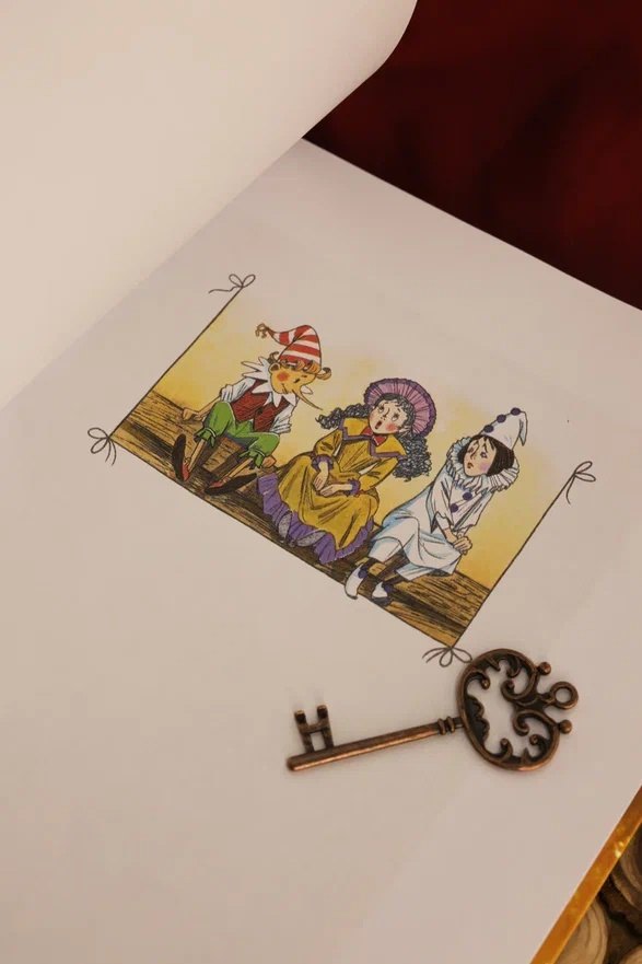 Изображение бумажной книги