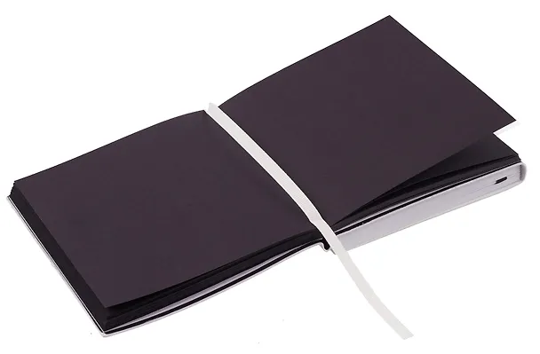 Скетчбук 12*12 60 л "Sketchmarker" Black&White черный, 140г/м2, черный вн. блок + 60 л белый, 140г/м2, белый офсет,  мягк. обл. 3129514 — 4