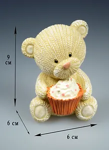 Мишка с пирожным полирезина (9см) (44416)