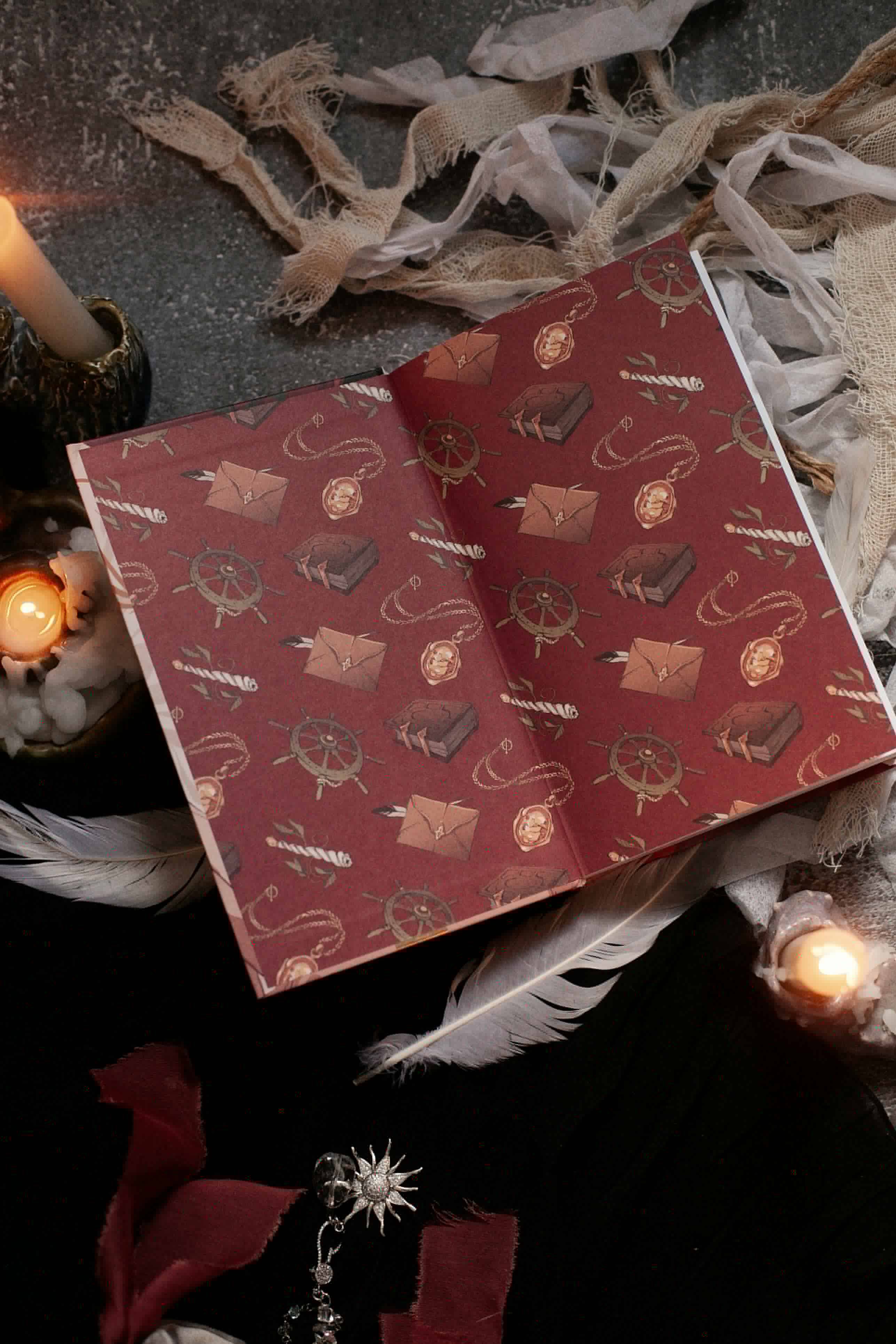 Изображение бумажной книги