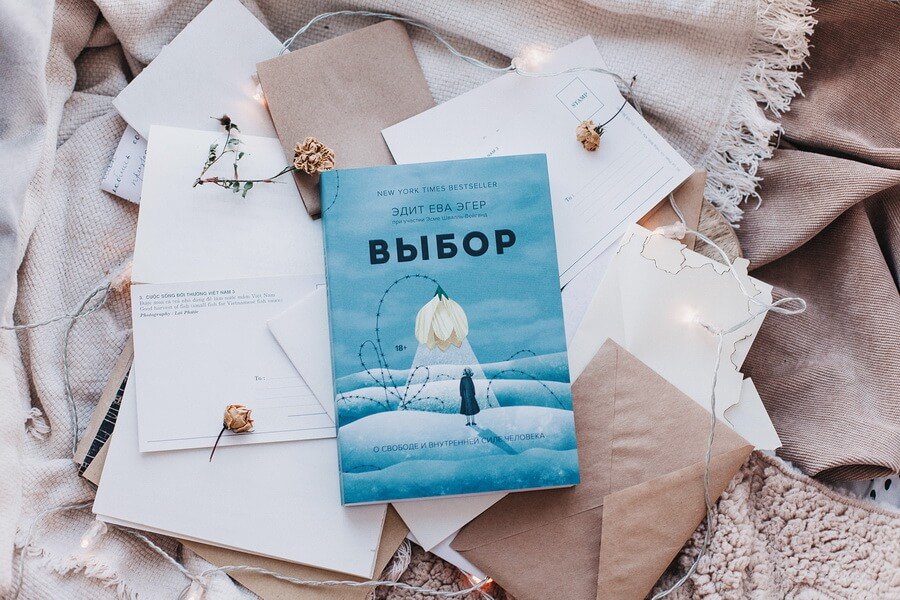 Изображение бумажной книги