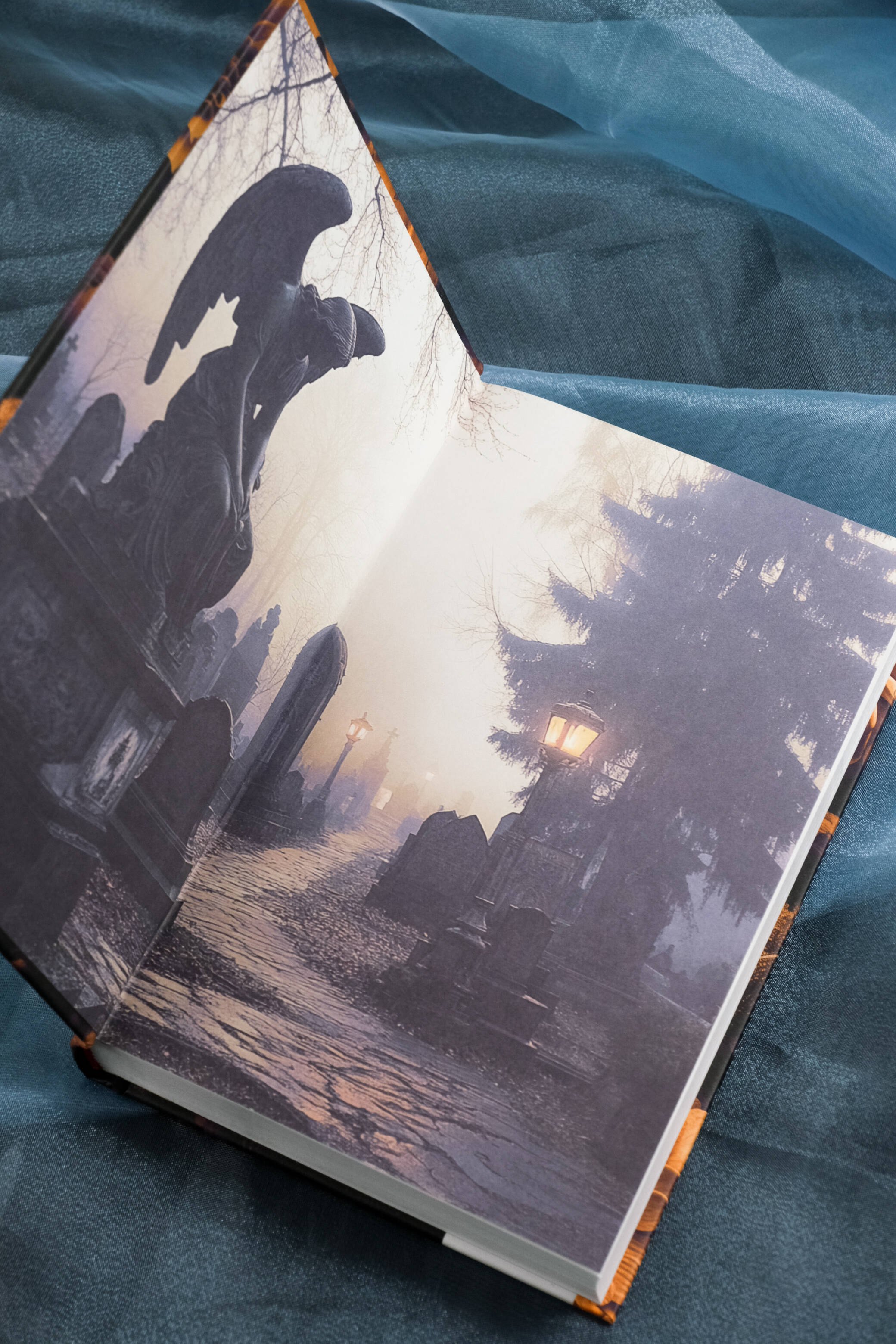 Изображение бумажной книги