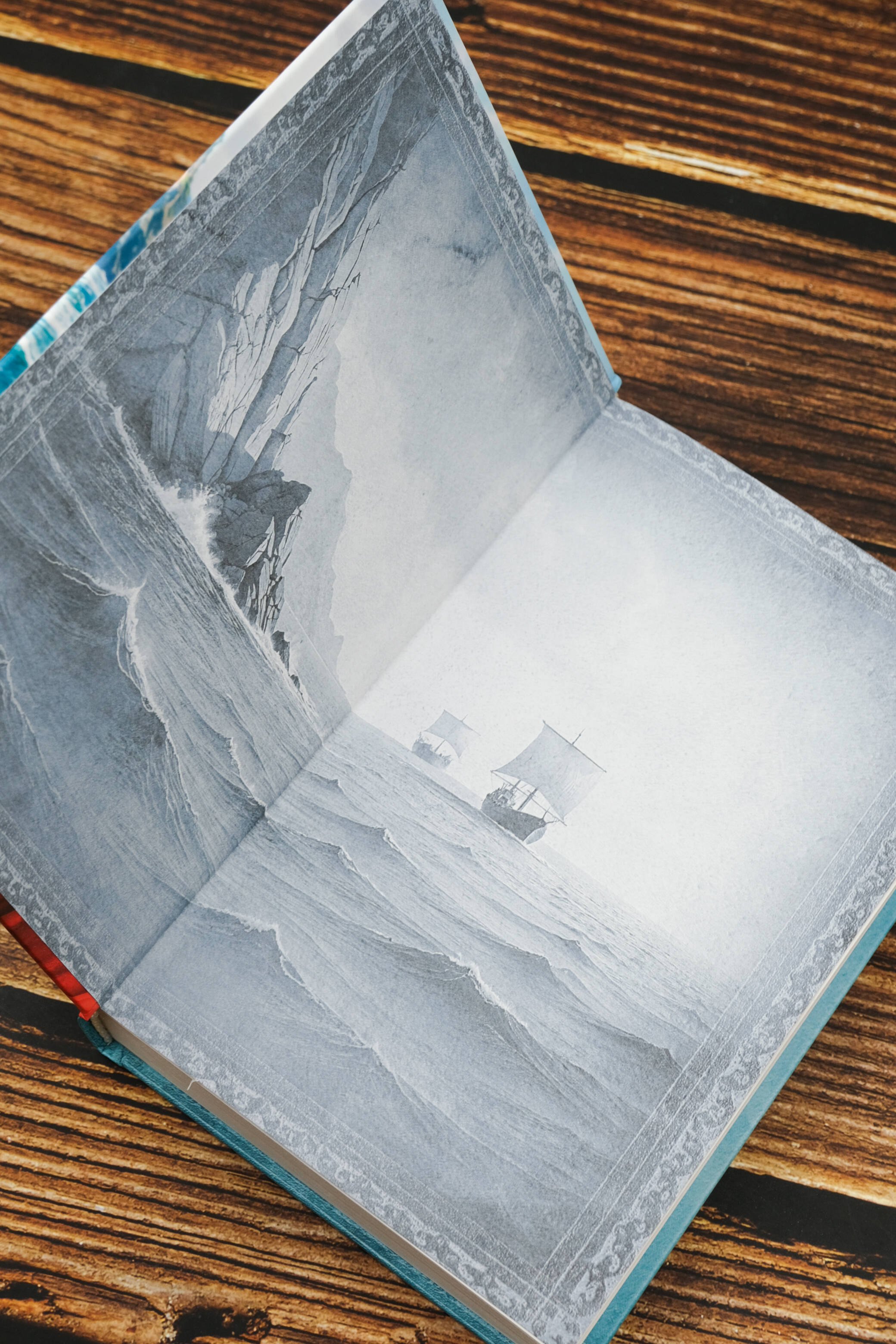 Изображение бумажной книги