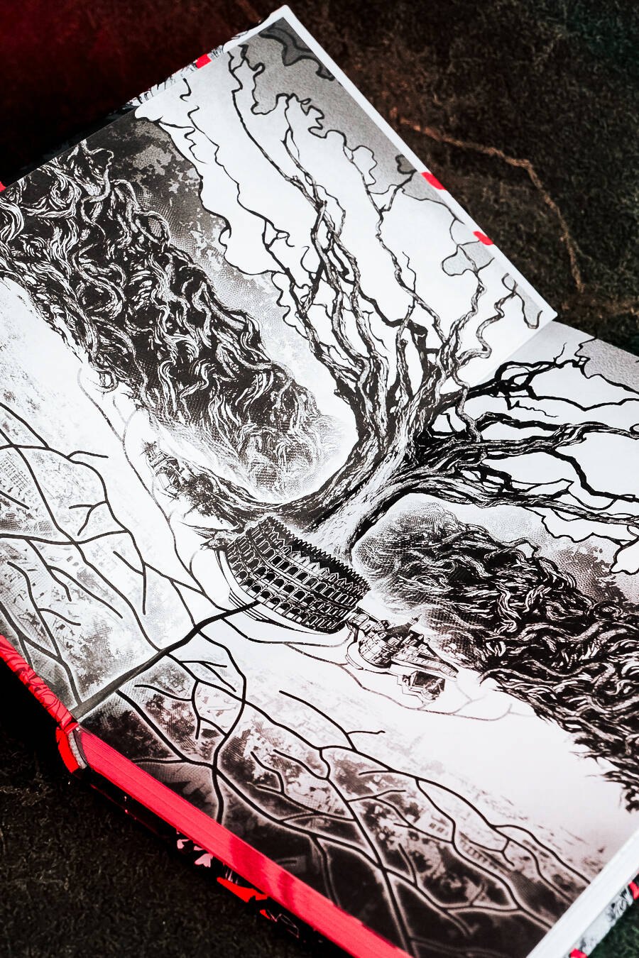 Изображение бумажной книги