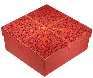 Коробка подарочная "Фетровые сердечки" 18*18*9см