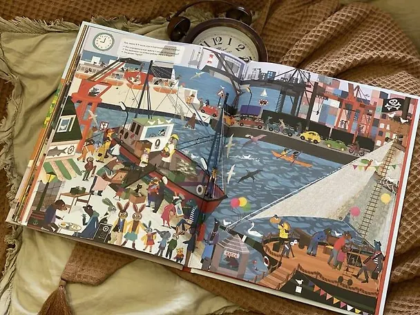 Книга Виммельбух. Морковкины с утра и до вечера. В городе, в деревне, на стройке и в порту (Бритта Текентрап) — 10