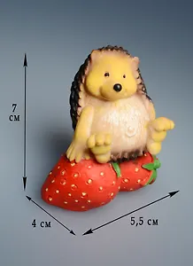 Фигурка Ежик и клубника (5,5х4х7) (252-634)