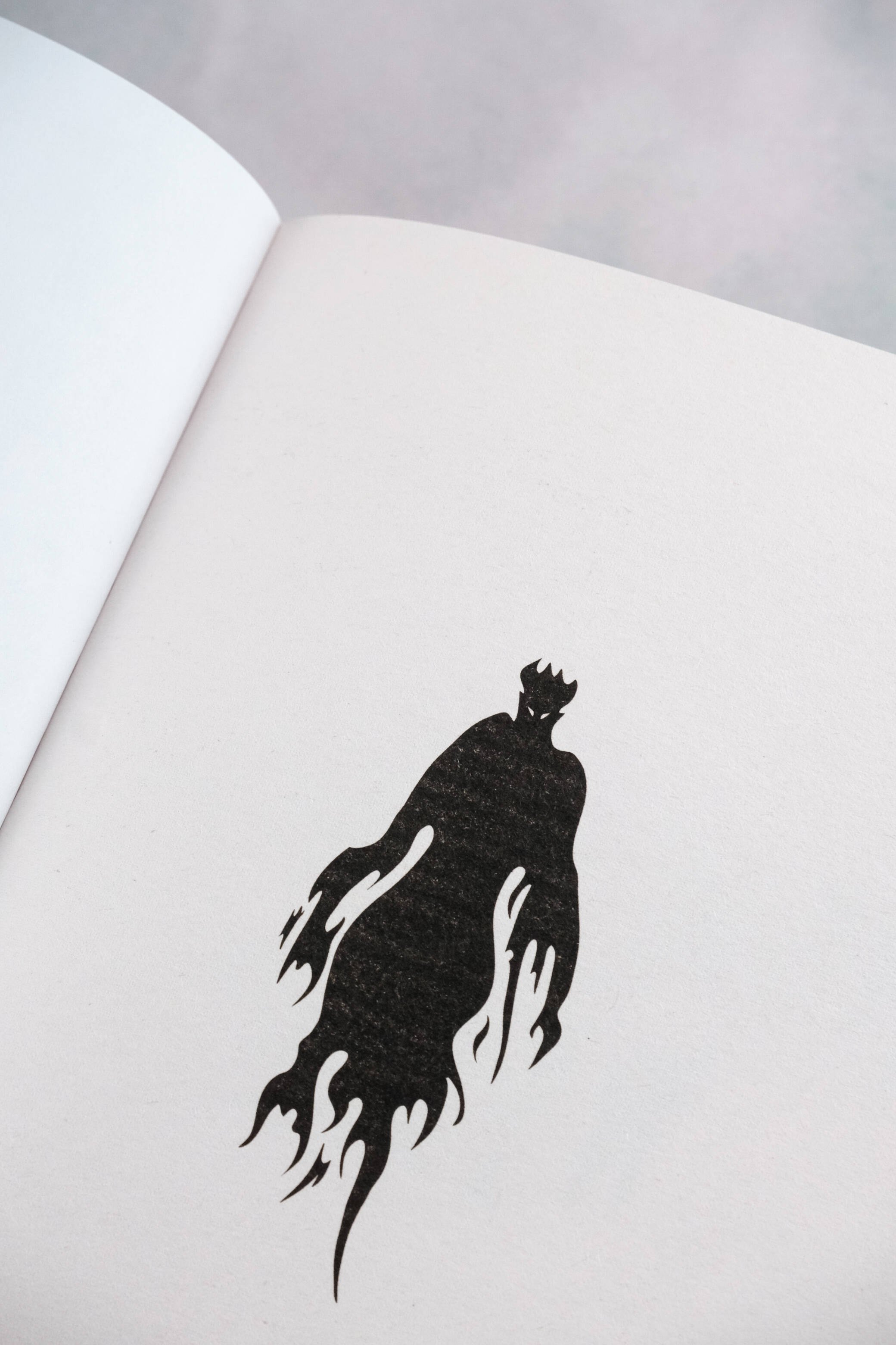 Изображение бумажной книги