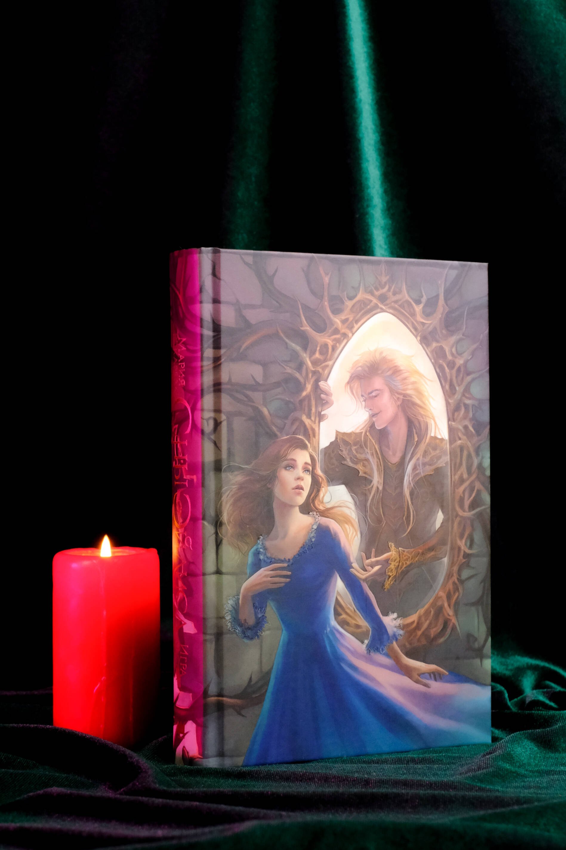 Изображение бумажной книги