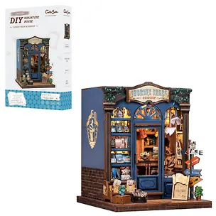 CWGC204 Конструктор интерьерный  – сборный домик CuteBee - Книжный магазин «По Следам Путешествий», 241 деталей (материалы: дерево, картон, пластик, металл), со световыми эффектами (подсветка интерьера), с питанием от 2хААА батареек (не включены), серия D 3121344