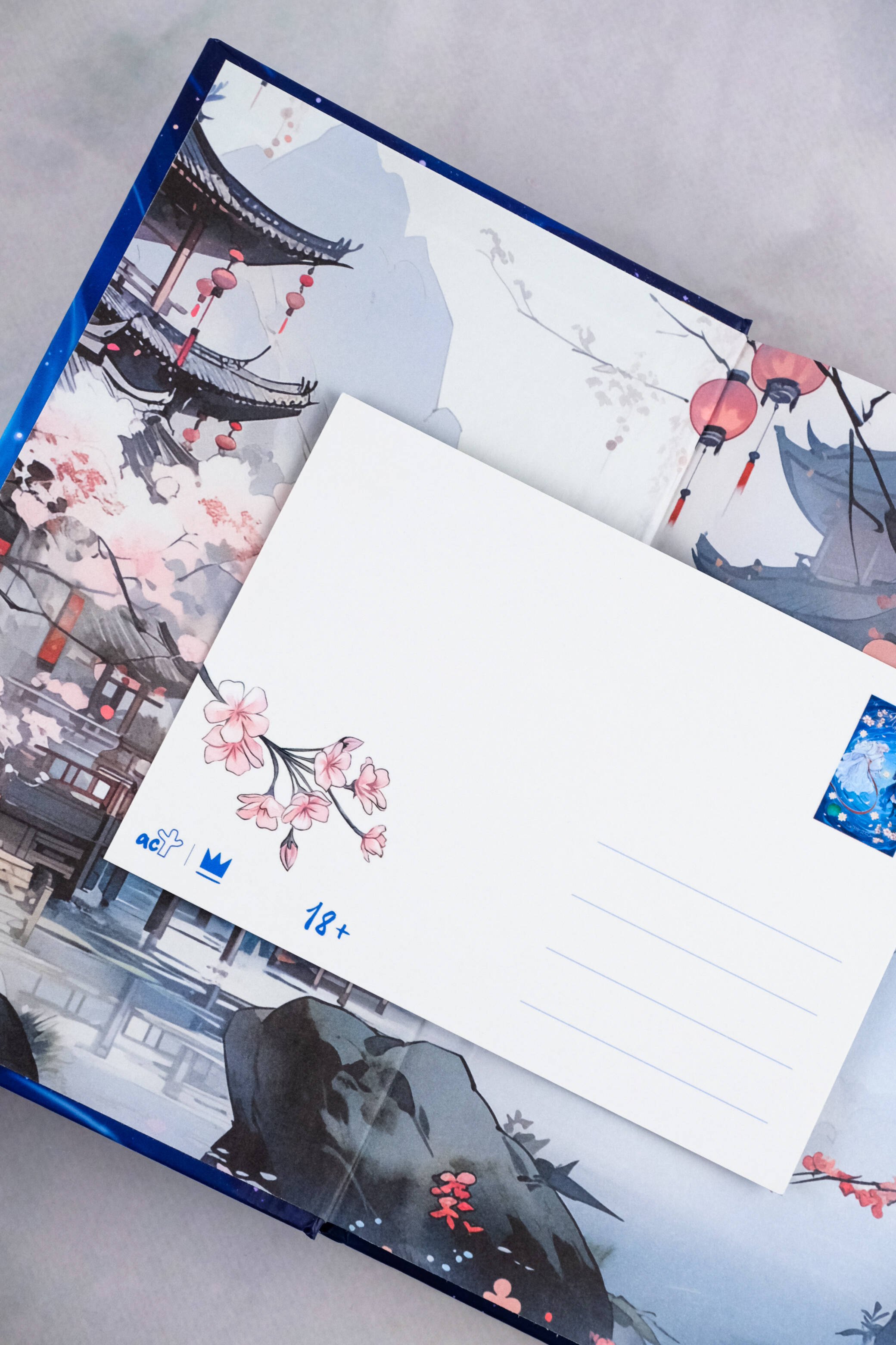 Изображение бумажной книги