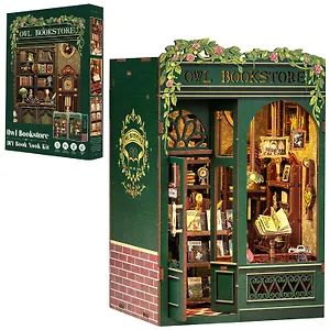 SD02 Конструктор интерьерный  – сборный домик CuteBee - Книжный магазин "Сова", 88 деталей (материалы: дерево, картон, пластик, металл), со световыми эффектами (подсветка интерьера), с питанием от 2хААА батареек (не включены), серия DIY, возраст 14+