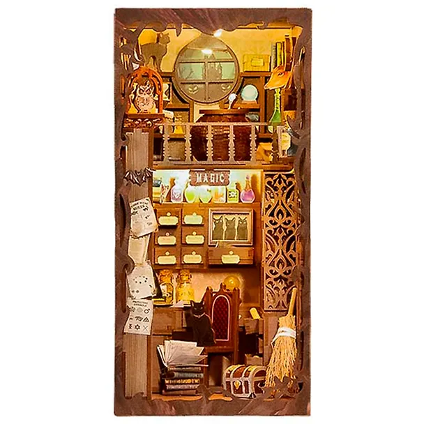 SZ05 Конструктор интерьерный  – сборный домик CuteBee - Волшебный Фармацевт, 282 деталей (материалы: дерево, картон, пластик, металл), со световыми эффектами (подсветка интерьера), с питанием от 2хААА батареек (не включены), серия DIY, возраст 14+ 3121353 — 3