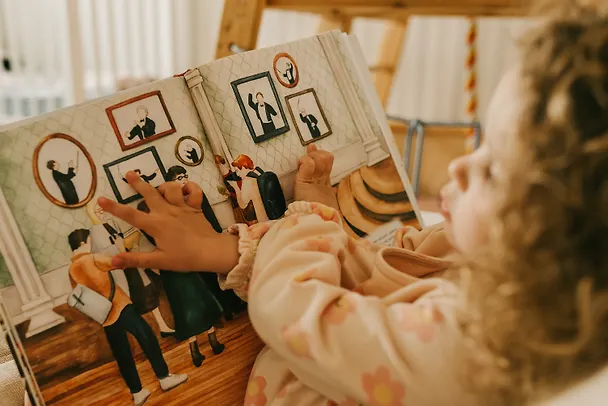 Книга Детская развивающая книга По взмаху палочки с классической музыкой, дирижёр, о профессии дирижёра, оркестре, музыкальных инструментах, театре, филармонии, консерватории (Мария Лапина) — 12