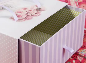 Коробка для подарков, Феникс презент, Ваза с розами 16*16*8см