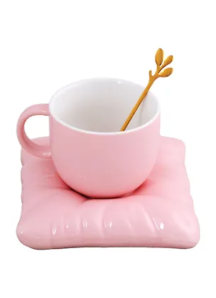 Кружка с блюдечком в виде подушки (керамика) (250 мл) 2979575