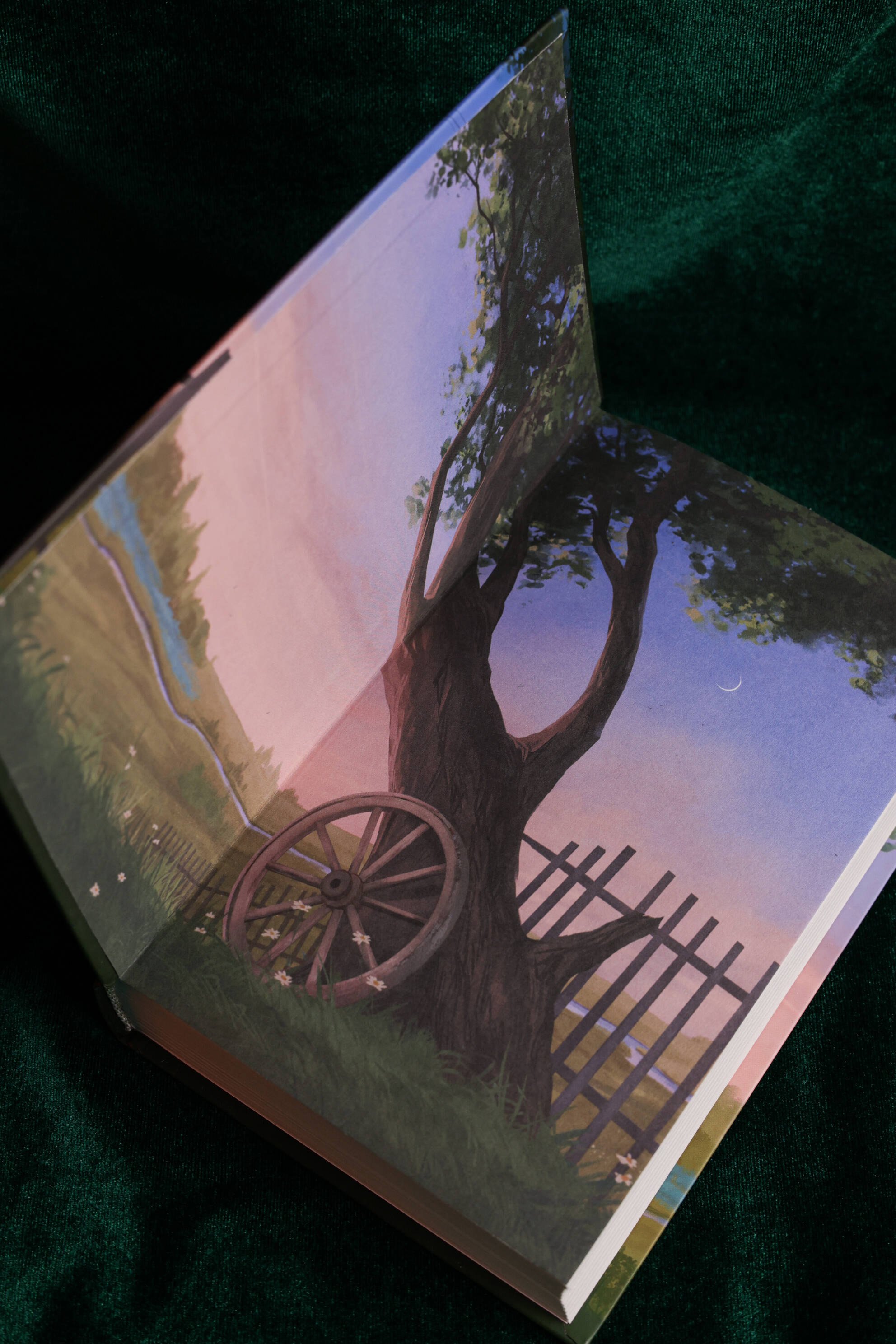 Изображение бумажной книги