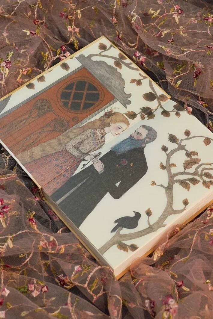 Изображение бумажной книги