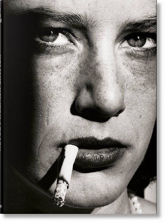 Книга Helmut Newton. Legacy () — 1
