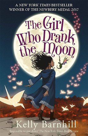 Книга The Girl Who Drank the Moon (Келли Барнхилл)