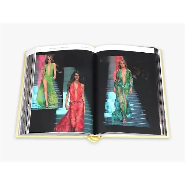 Книга Versace Catwalk: The Complete Collections () — 4