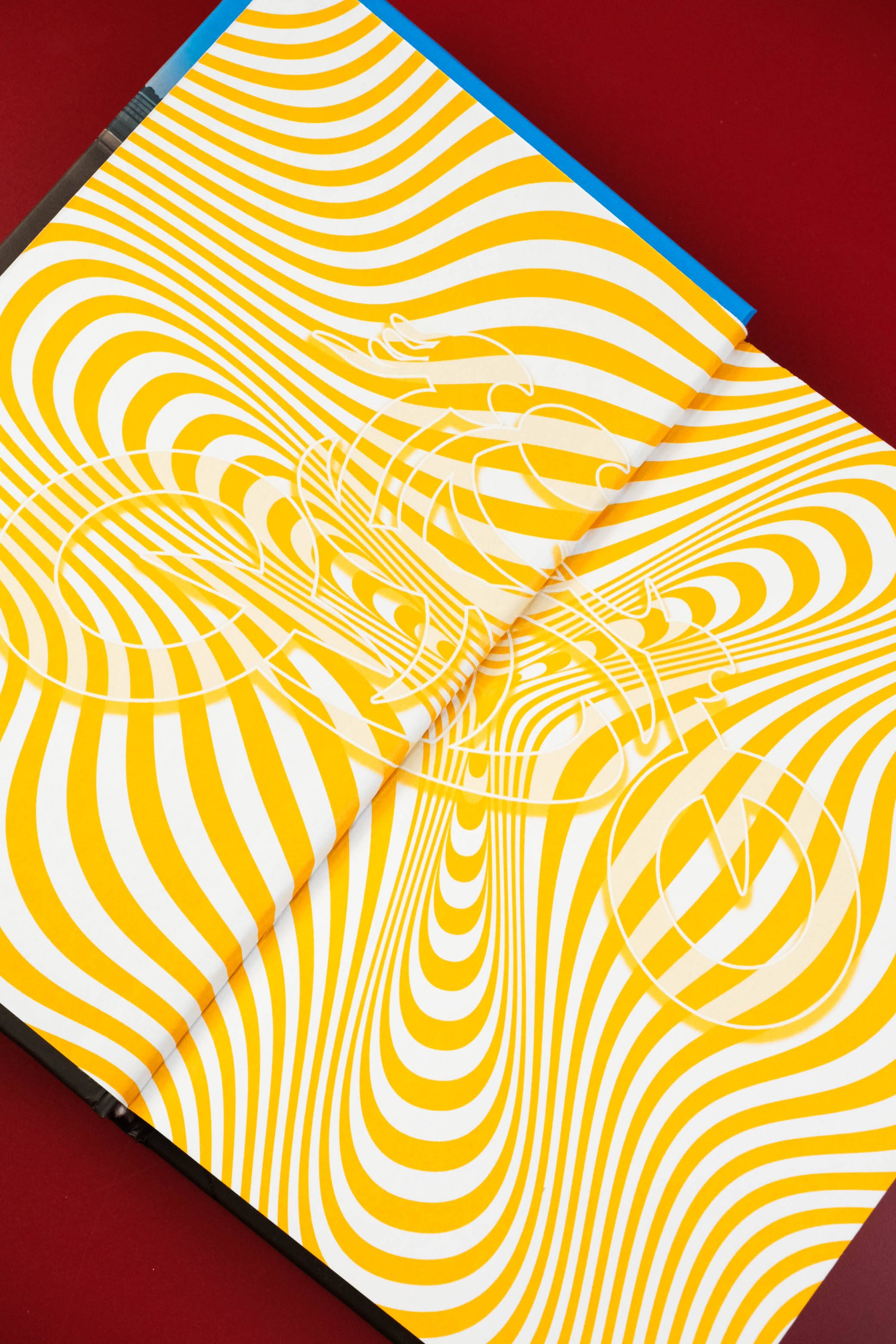 Изображение бумажной книги