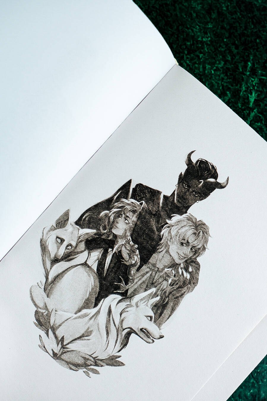 Изображение бумажной книги