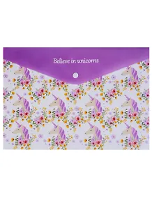 Папка-конверт А4 на кнопке "Believe in unicorns"