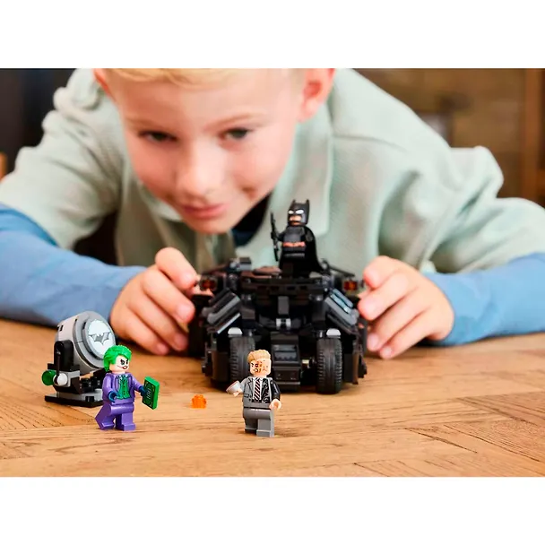 LEGO Batman: Тумблер Бэтмена против Двуликого и Джокера, 429 деталей (76303) 3126514 — 8