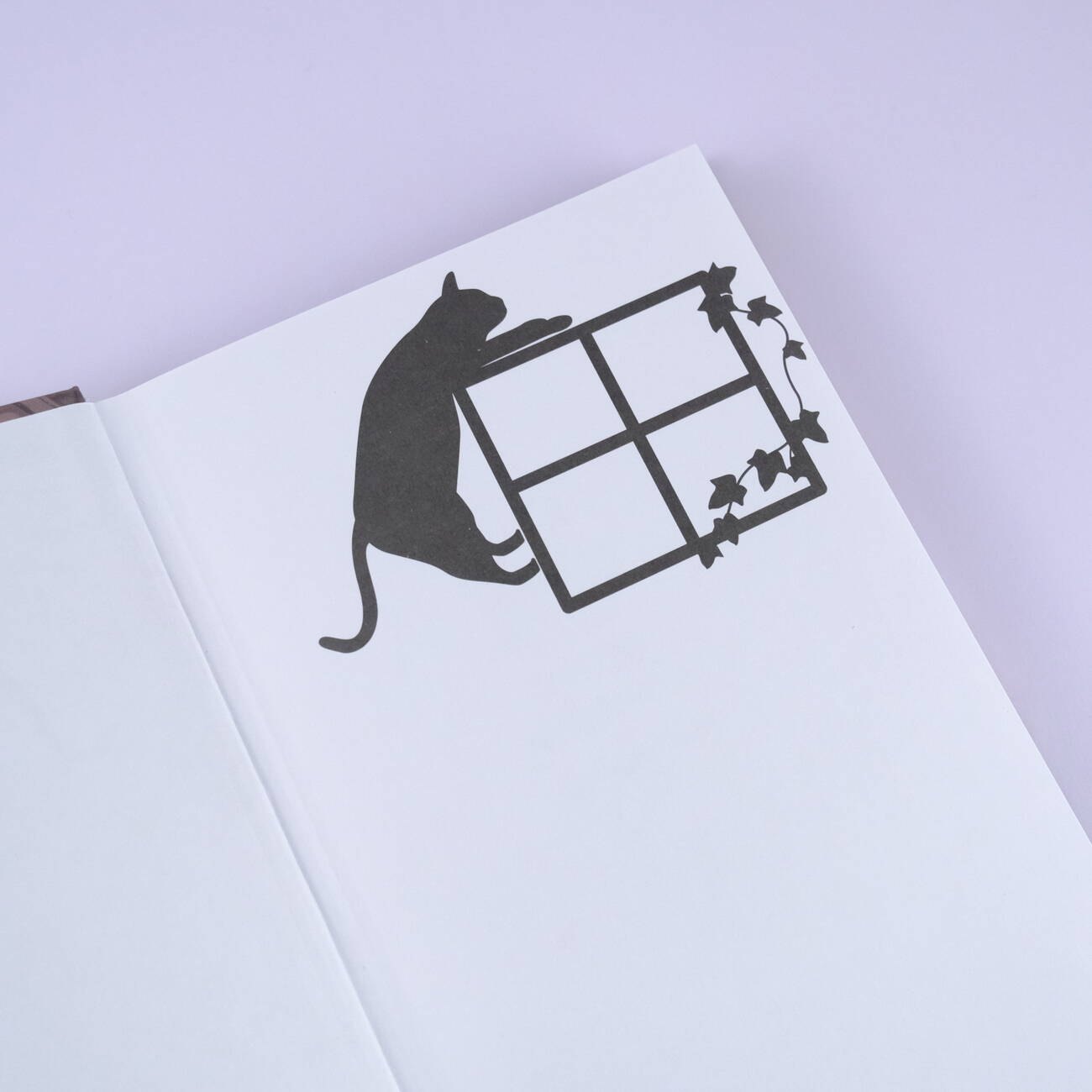 Изображение бумажной книги