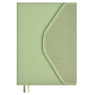 Ежедневник недат. А5+ 160л 155*220 "Пике" оливковый, кожзам, тв.переплет, метал.декор, тиснение фольгой, магнит.клапан, офсет, ляссе, подар.упаковка 3055104