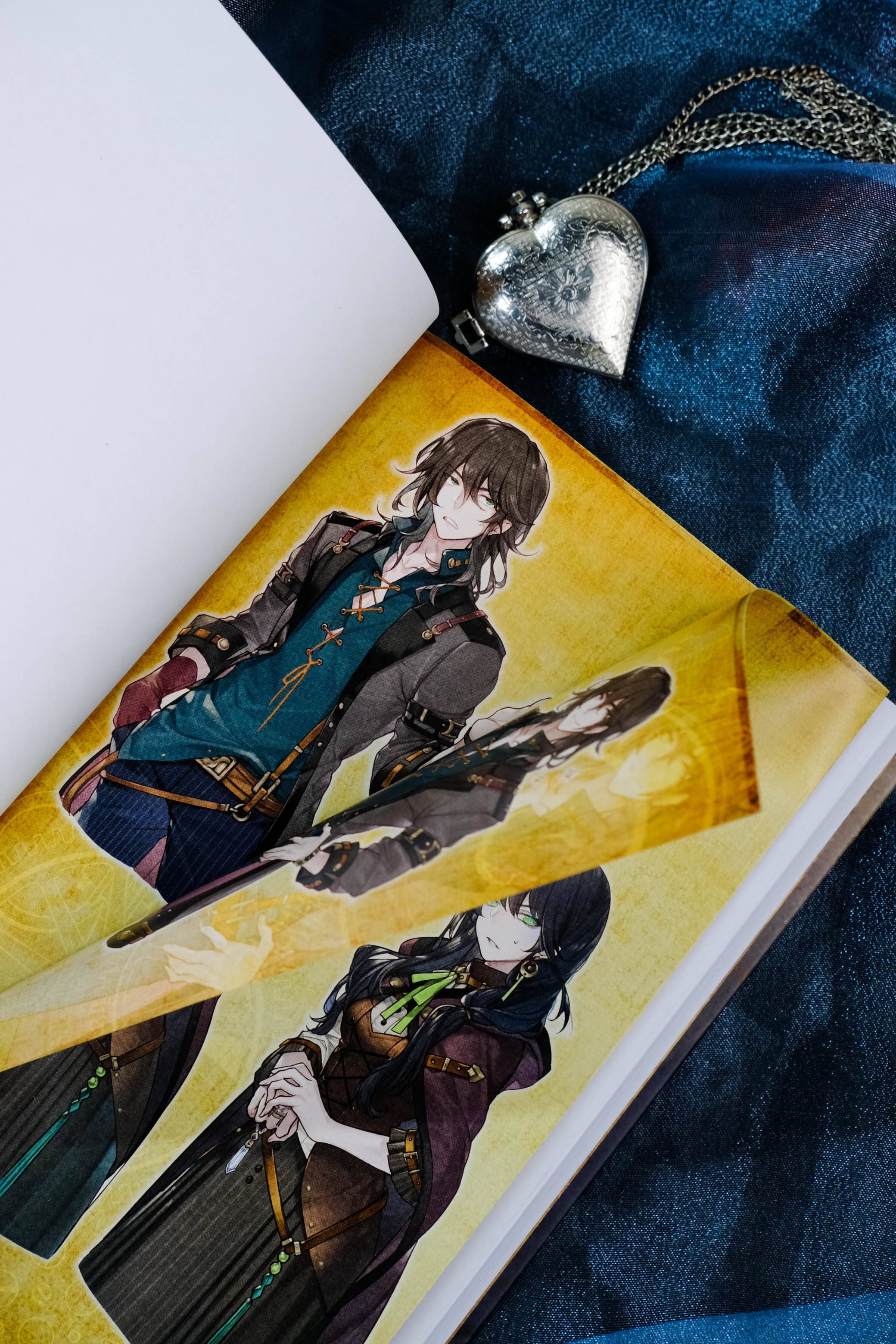 Изображение бумажной книги