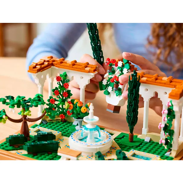 10359 Конструктор LEGO Icons Сад с фонтаном, 1302 деталей, возраст 18+ 3165433 — 12