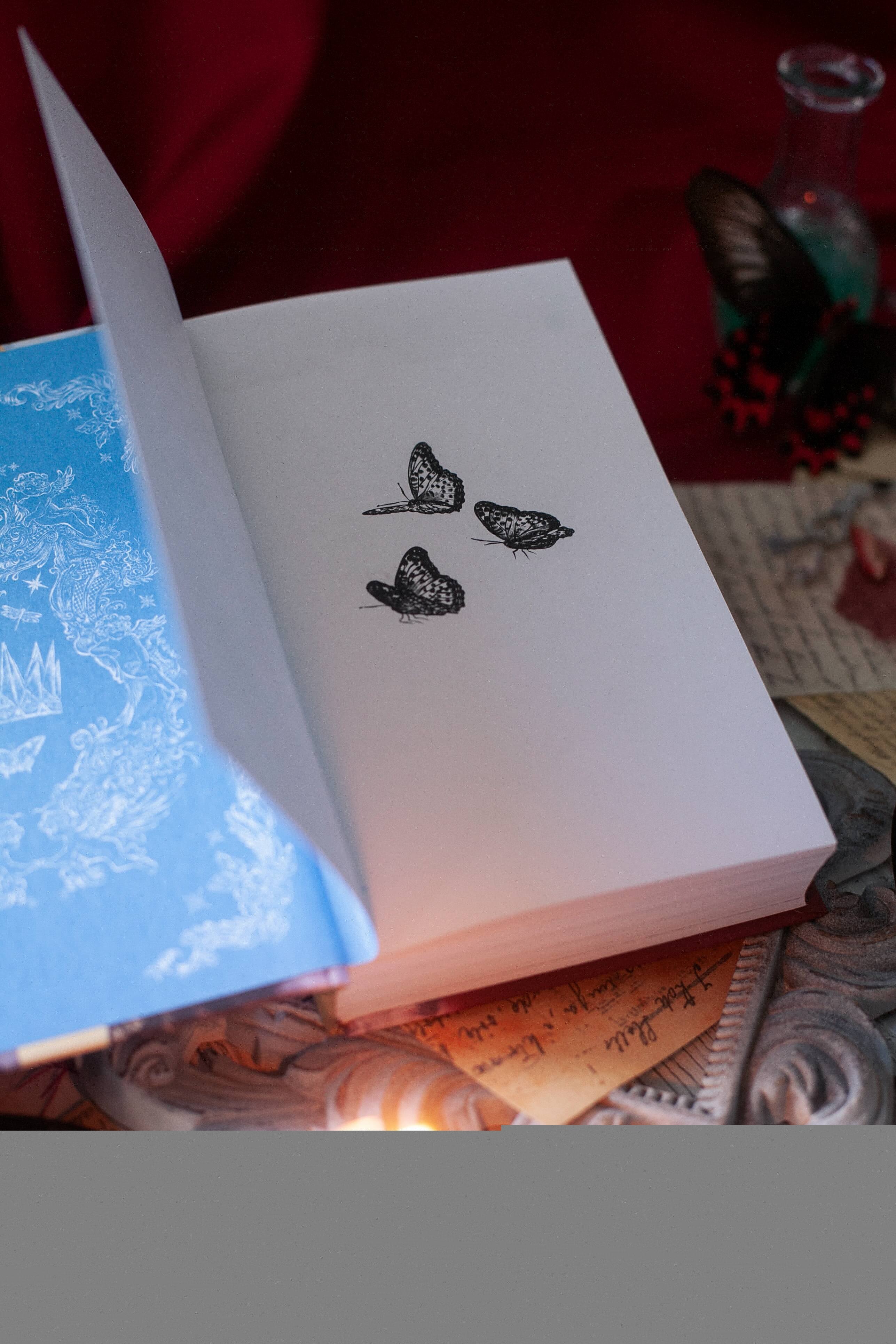 Изображение бумажной книги