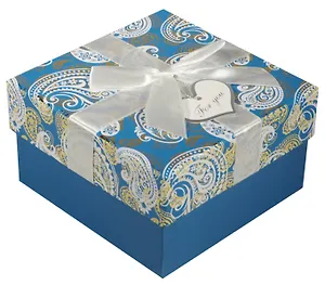 Коробка подарочная "Белые огурцы" 11*11*6см