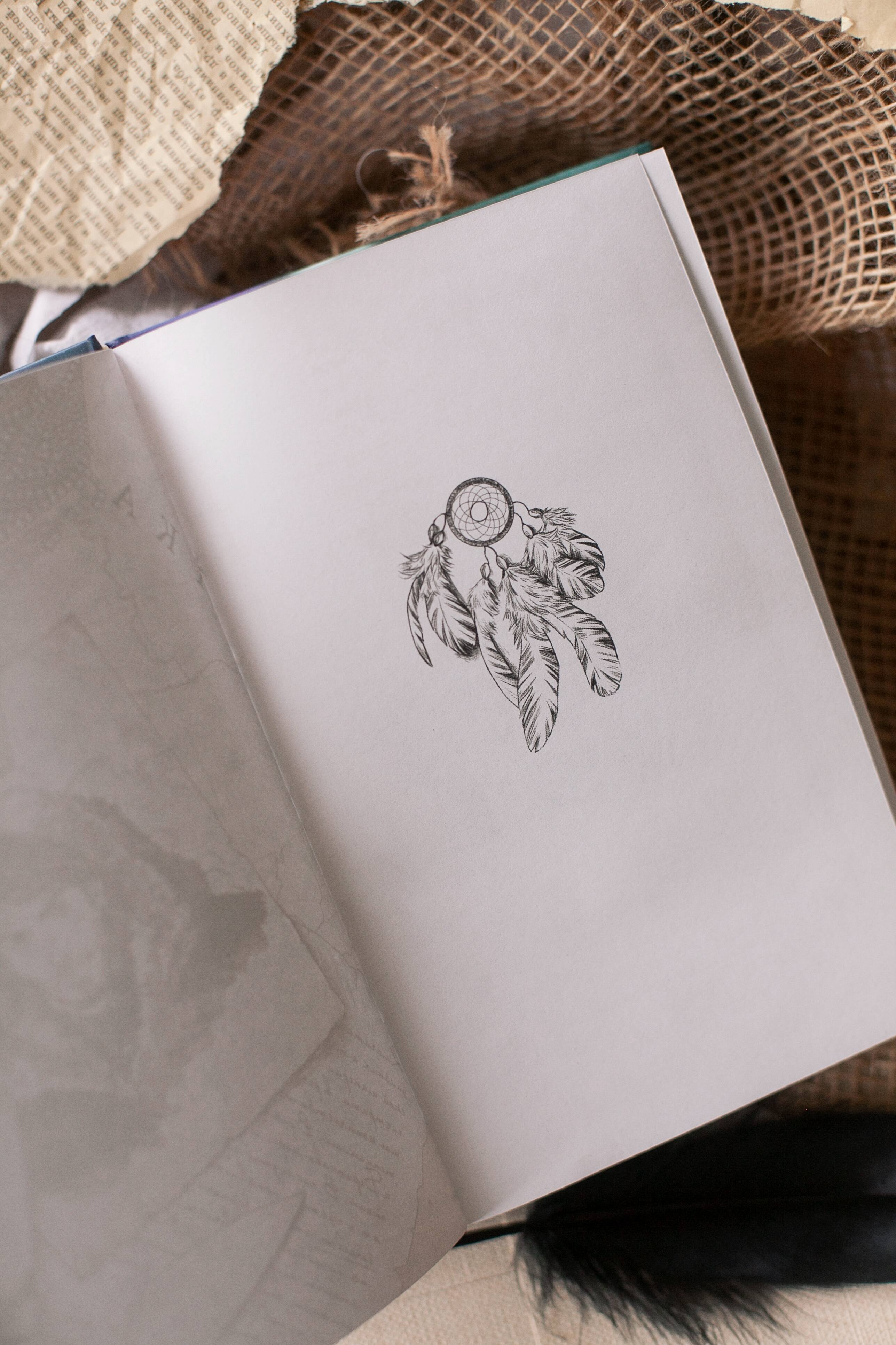 Изображение бумажной книги