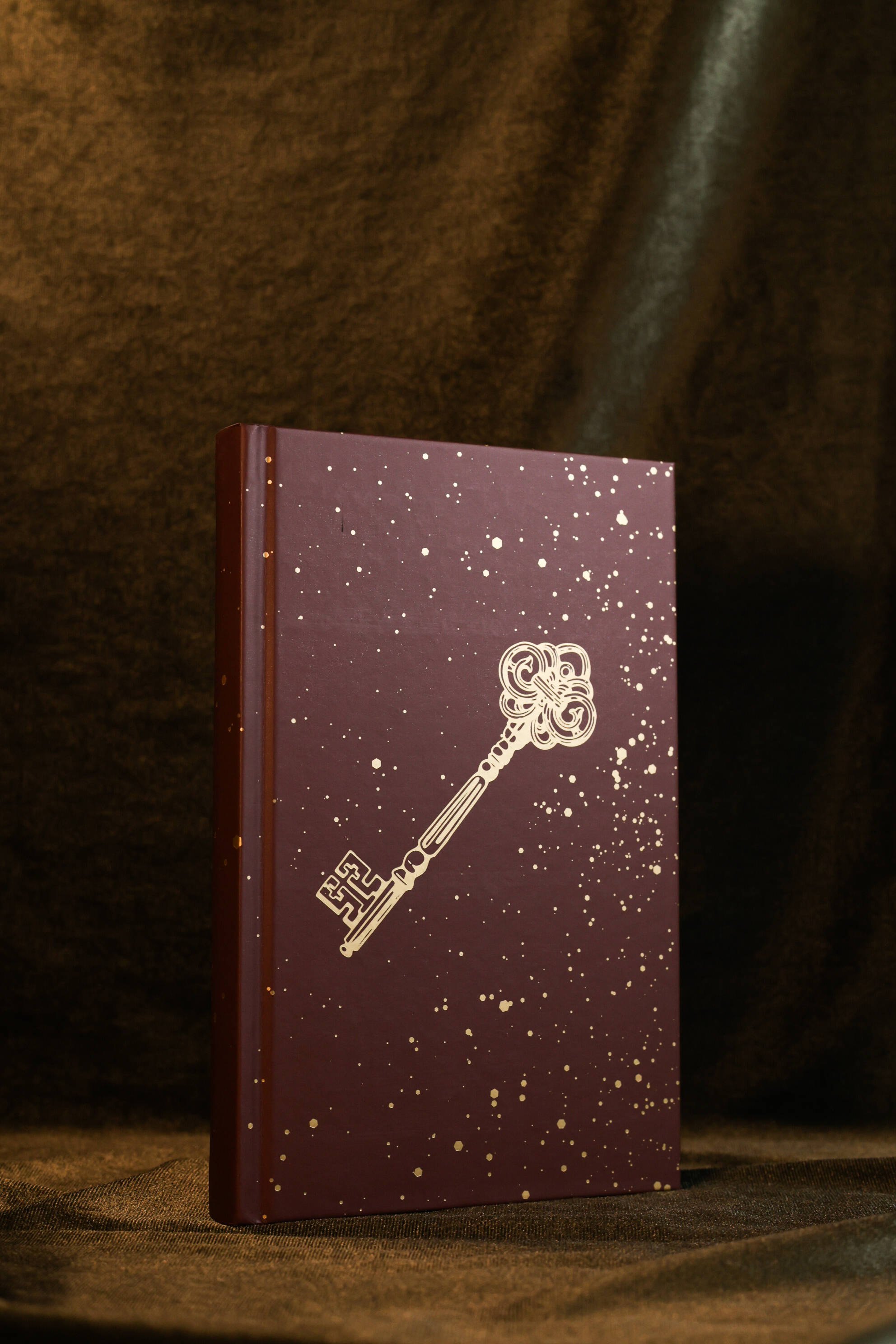 Изображение бумажной книги