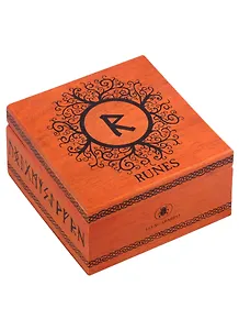 Руны Деревянные Делюкс в деревянной шкатулке