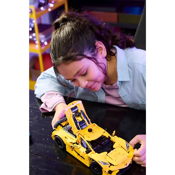 LEGO Technic: Шевроле Корвет Стингрей, 732 детали (42205) 3126538 — 10
