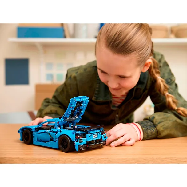LEGO Technic: Шевроле Корвет Стингрей синий, 732 детали (42217) 3121311 — 11
