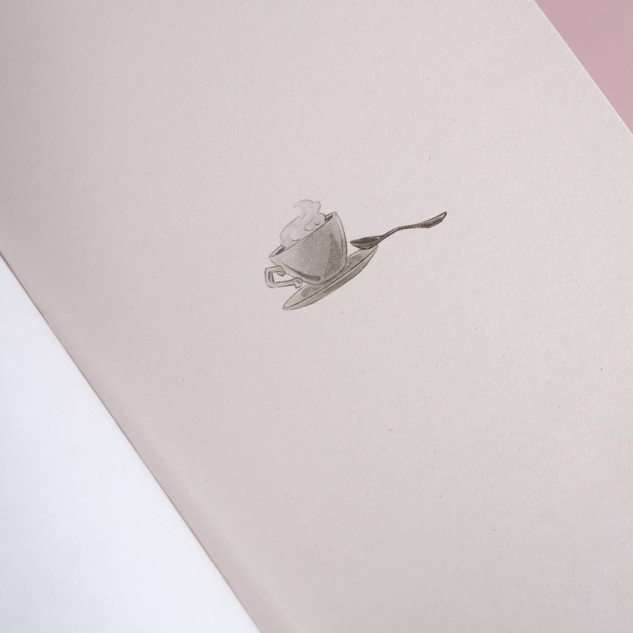 Изображение бумажной книги