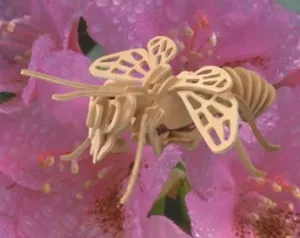 Шмель малый E018 (2/60) (Сборная деревянная модель)