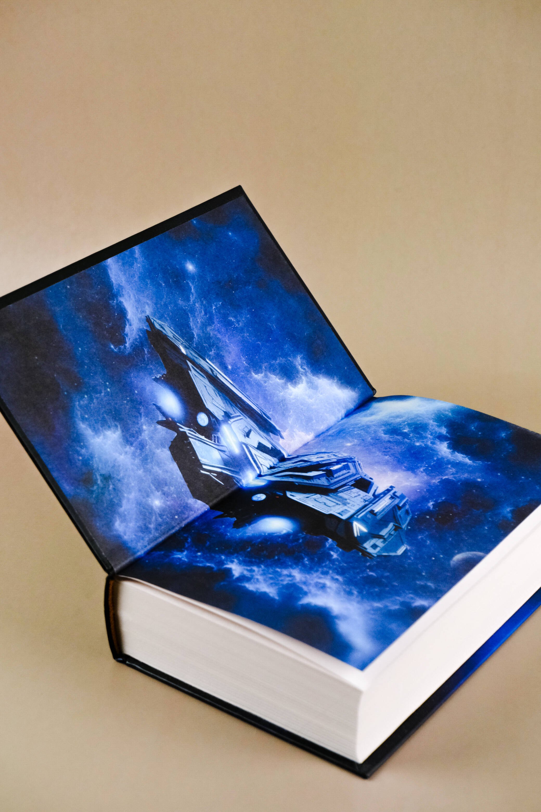 Изображение бумажной книги