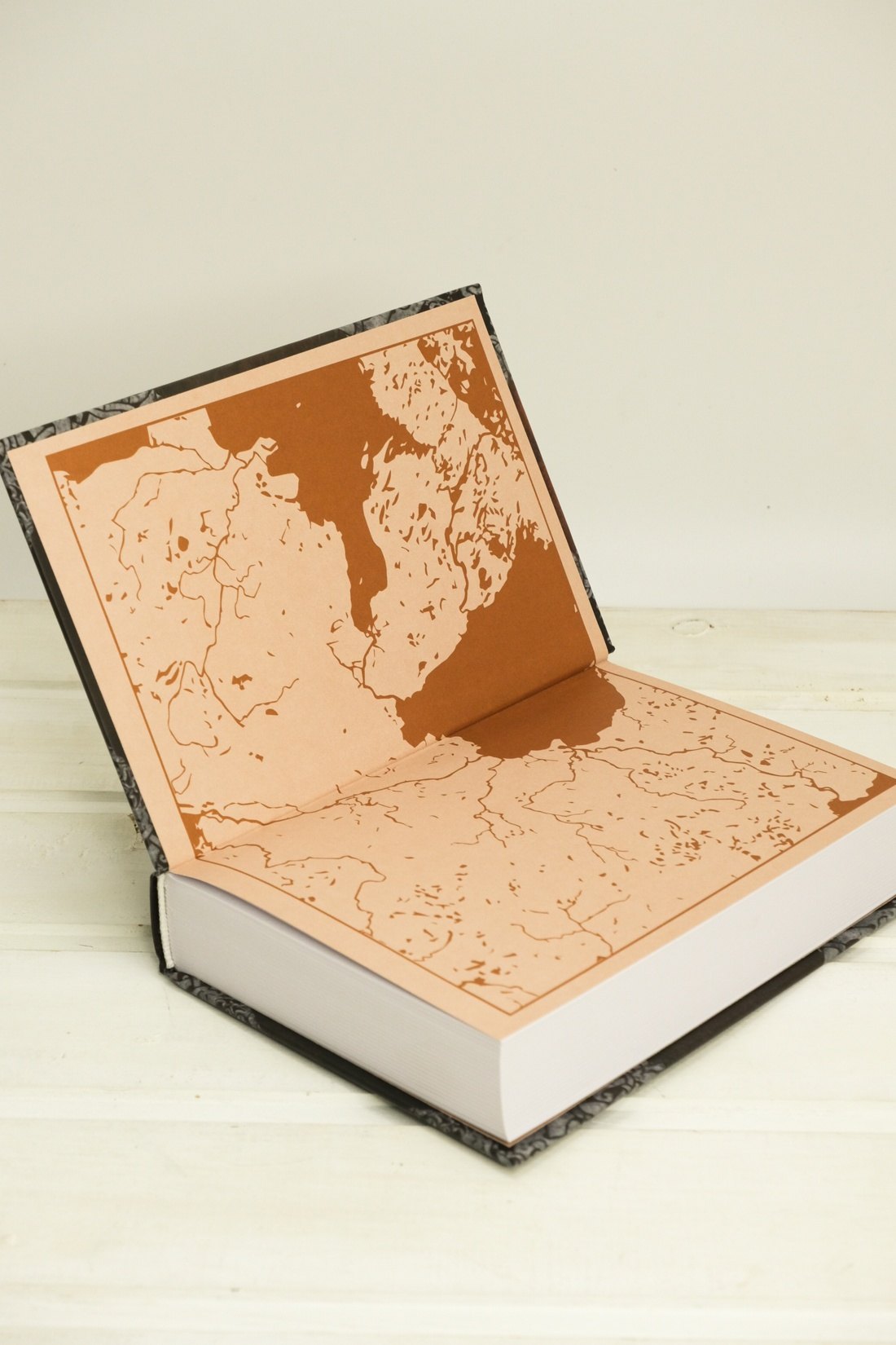 Изображение бумажной книги