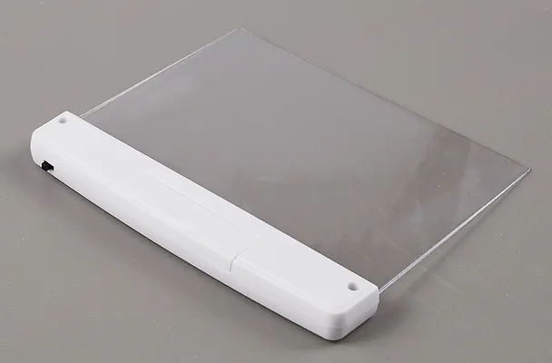 Закладка с подсветкой LED для книг (белая) (пластик) (17,5х15см) 2980028 — 2