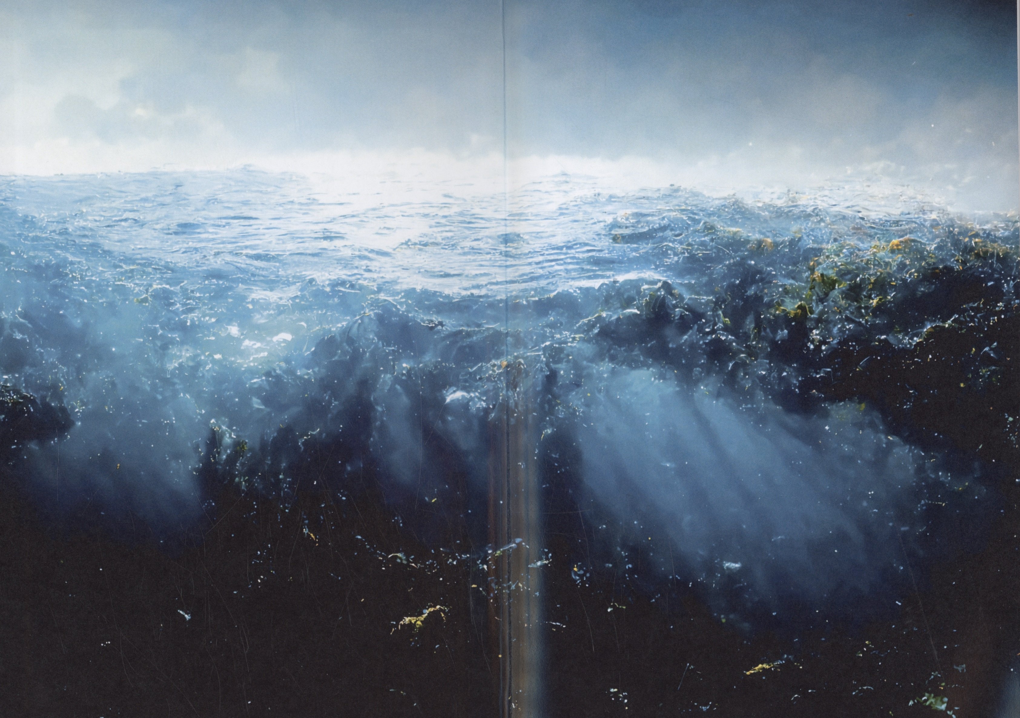 Изображение бумажной книги