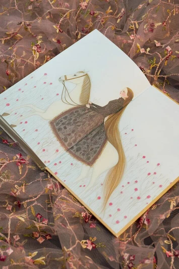 Изображение бумажной книги